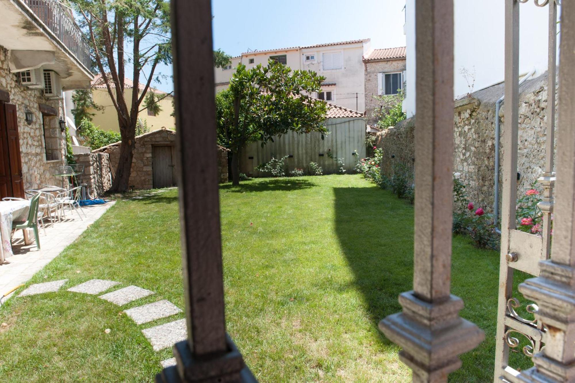 Seafront Stone Suites Vonitsa Exterior photo