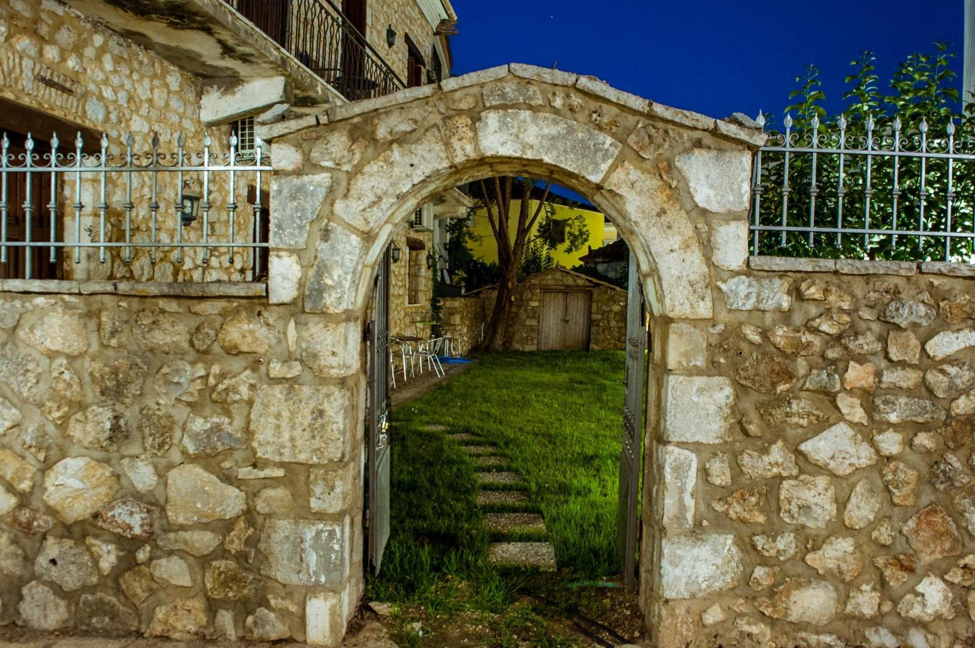 Seafront Stone Suites Vonitsa Exterior photo