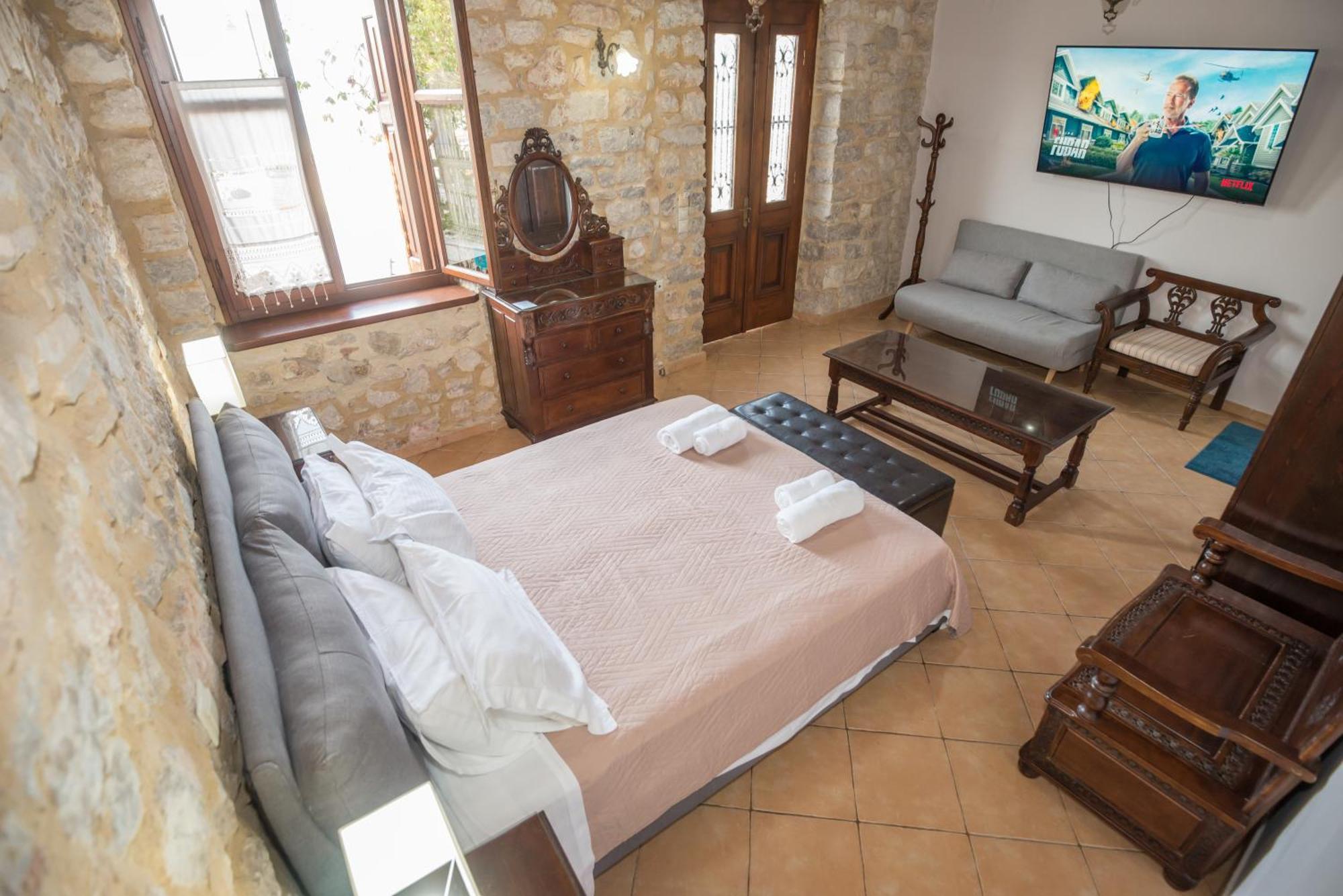 Seafront Stone Suites Vonitsa Exterior photo