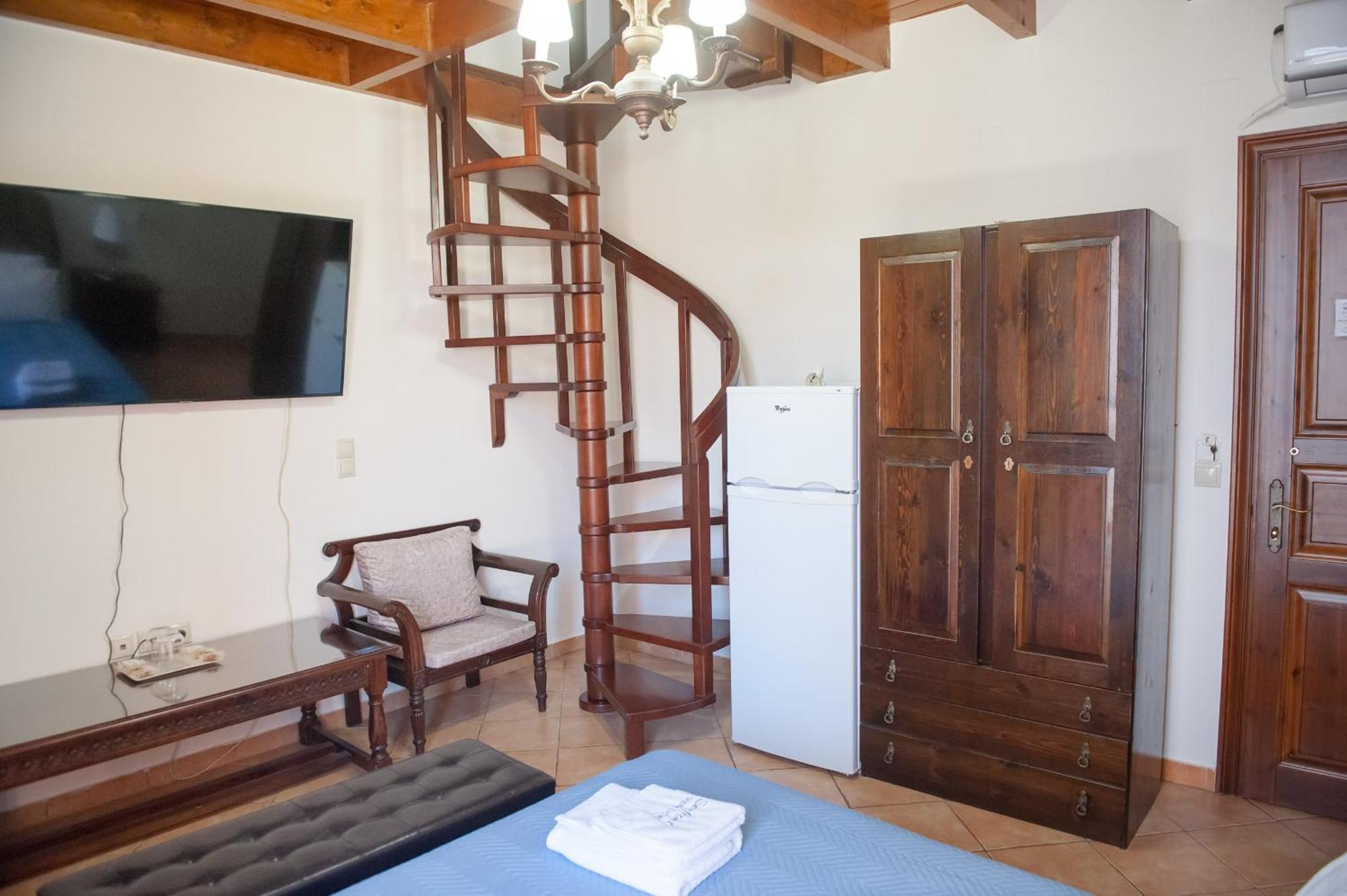 Seafront Stone Suites Vonitsa Exterior photo