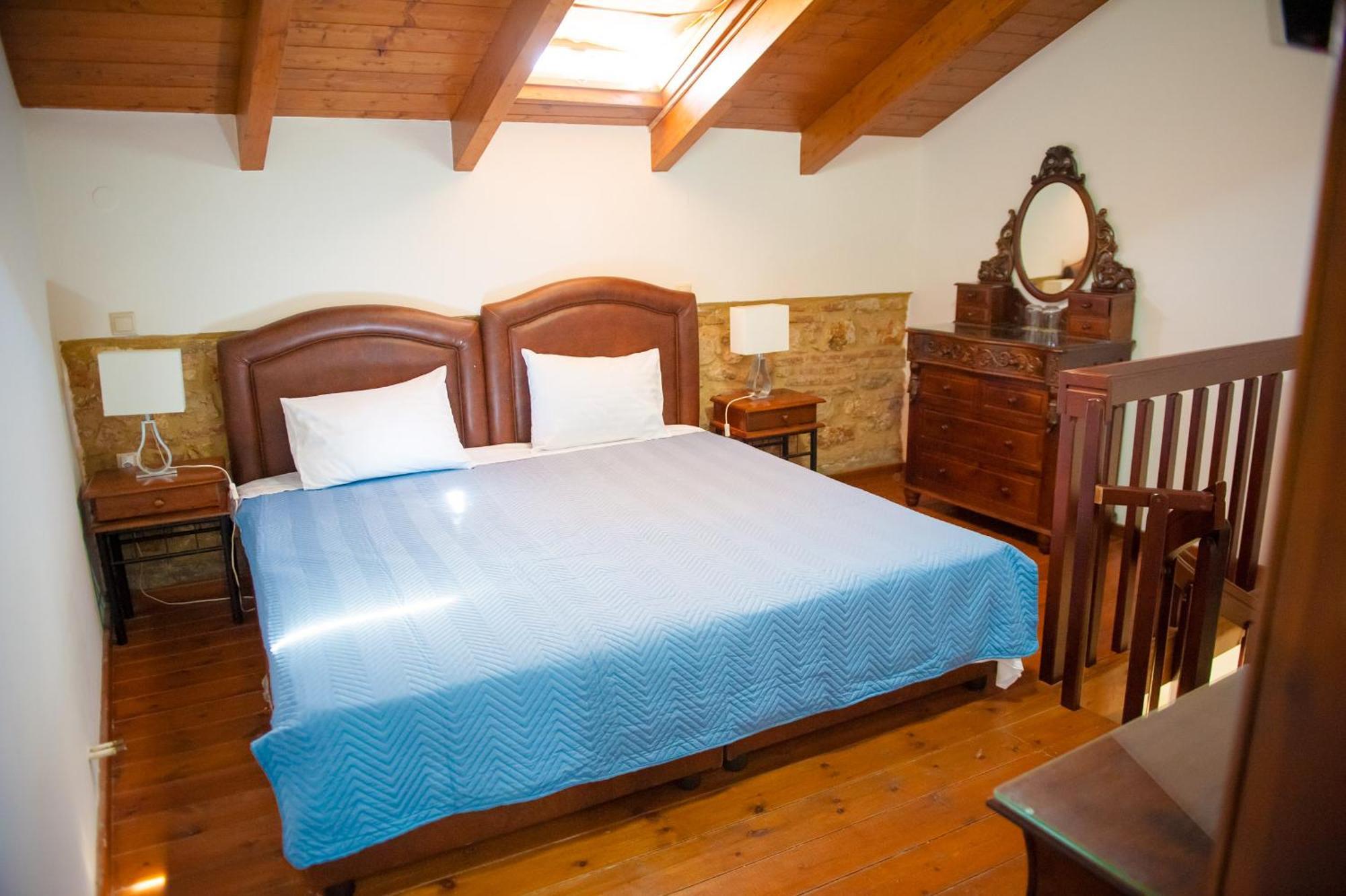 Seafront Stone Suites Vonitsa Exterior photo
