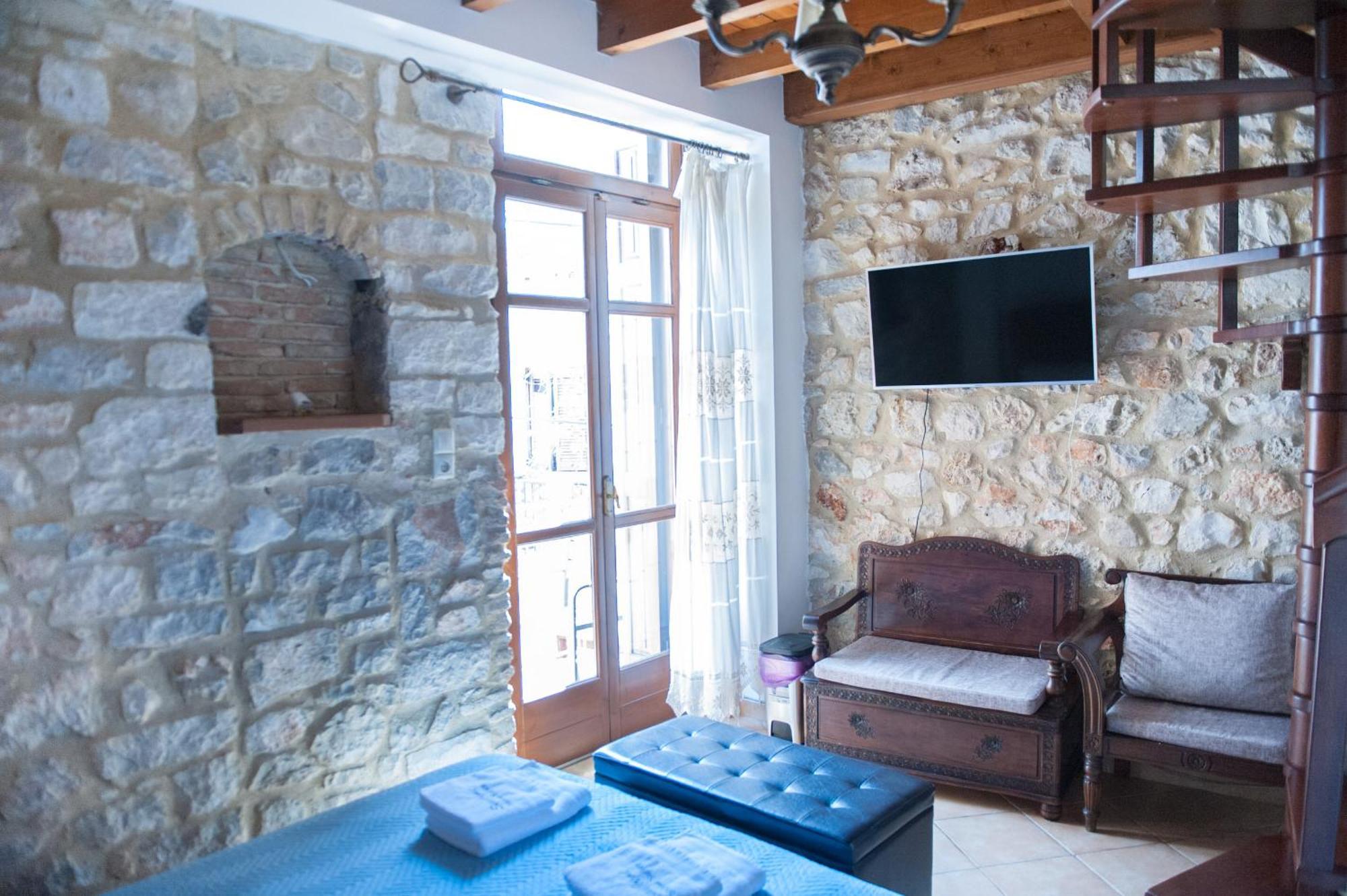 Seafront Stone Suites Vonitsa Exterior photo